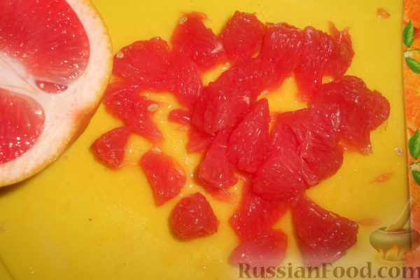 Салат из редьки с капустой и грейпфрутом