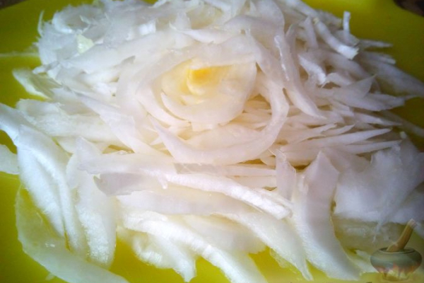 Салат из редьки с сухариками