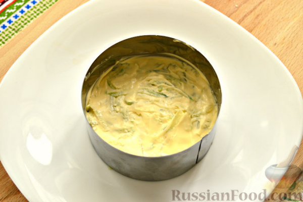 Салат с редькой и курицей
