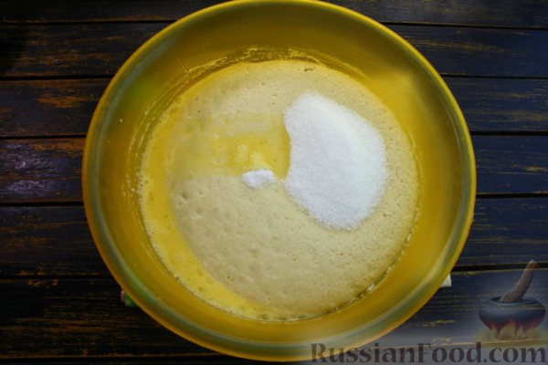 Сдобный пирог на топлёном молоке, с цедрой и ореховым штрейзелем