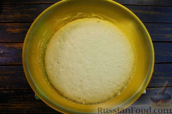 Сдобный пирог на топлёном молоке, с цедрой и ореховым штрейзелем