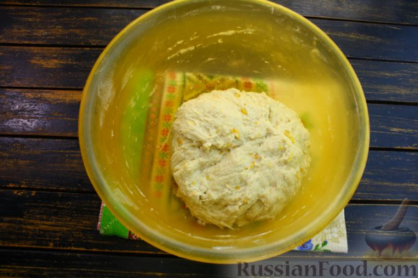 Сдобный пирог на топлёном молоке, с цедрой и ореховым штрейзелем