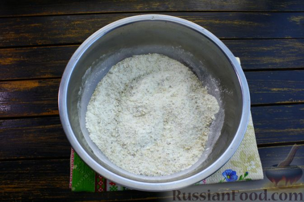 Сдобный пирог на топлёном молоке, с цедрой и ореховым штрейзелем