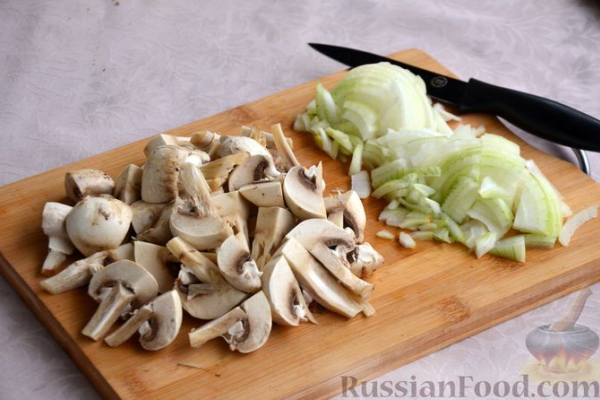 Сельдерей, жаренный с грибами