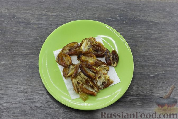 Шоколадные творожные сырки с финиками и арахисом