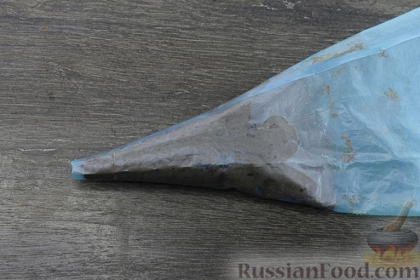 Шоколадные творожные сырки с финиками и арахисом