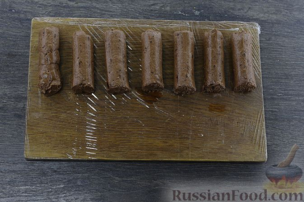 Шоколадные творожные сырки с финиками и арахисом