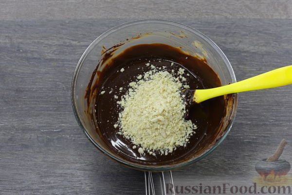 Шоколадные творожные сырки с финиками и арахисом