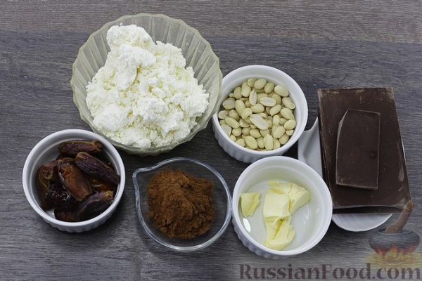 Шоколадные творожные сырки с финиками и арахисом