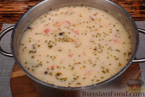 Суп с фрикадельками, рисом и йогуртовой заправкой (топчета)