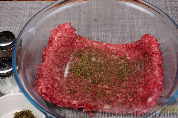 Суп с фрикадельками, рисом и йогуртовой заправкой (топчета)