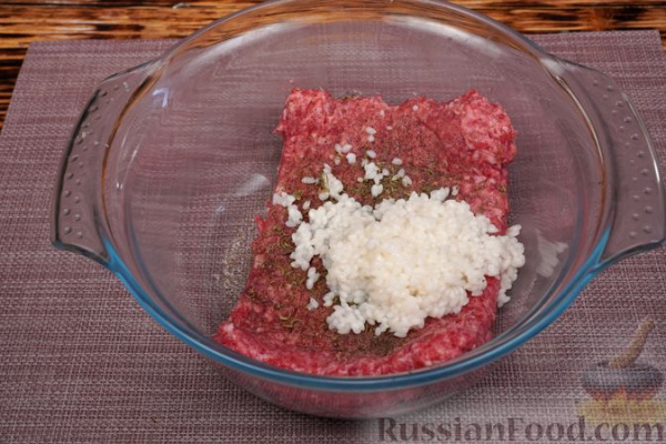 Суп с фрикадельками, рисом и йогуртовой заправкой (топчета)