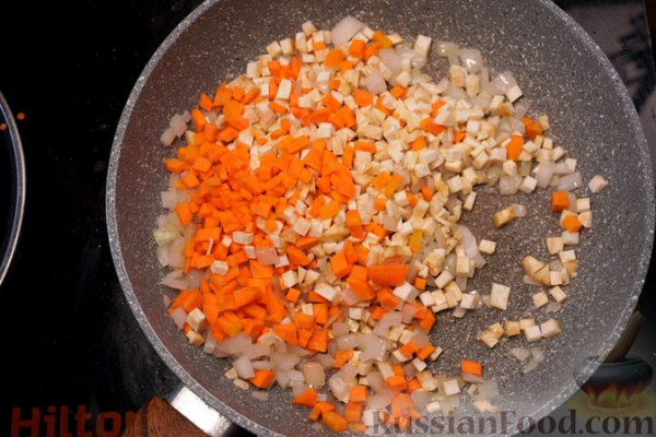 Суп с фрикадельками, рисом и йогуртовой заправкой (топчета)