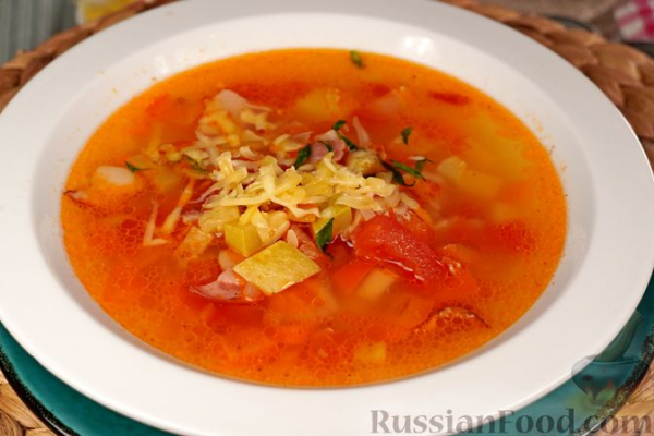 Суп с овощами и беконом