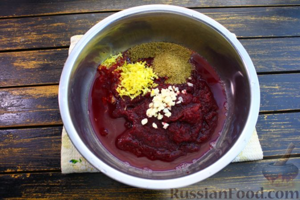 Свекольный паштет с кунжутной пастой