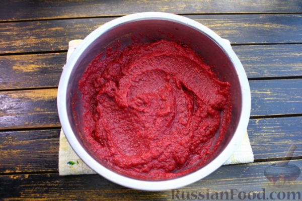 Свекольный паштет с кунжутной пастой