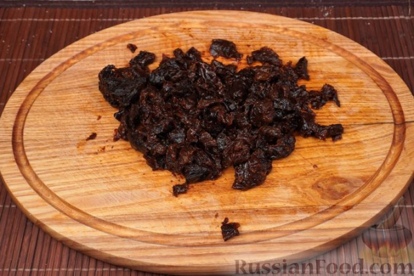 Торт "Панчо" с черносливом, сметаной и грецкими орехами