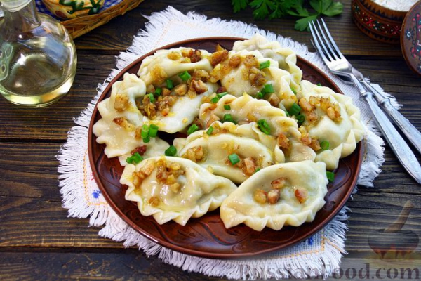 Вареники с печенью и копчёным салом