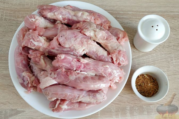 Запечённые куриные шеи