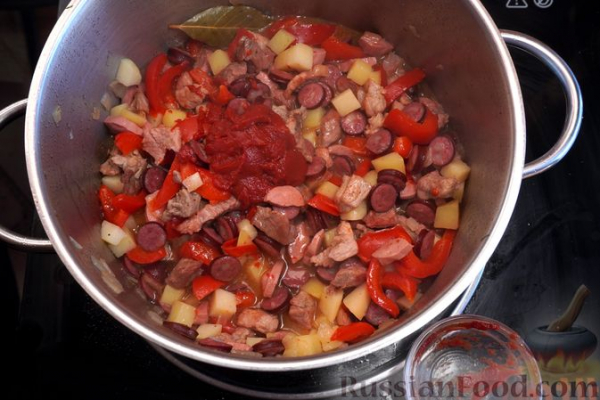 Айнтопф с квашеной капустой и копчёностями