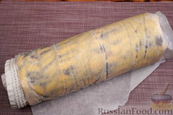 Бисквитный рулет с кокосово-молочным кремом