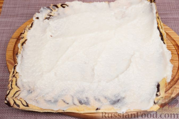 Бисквитный рулет с кокосово-молочным кремом