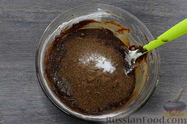 Брауни с консервированной вишней