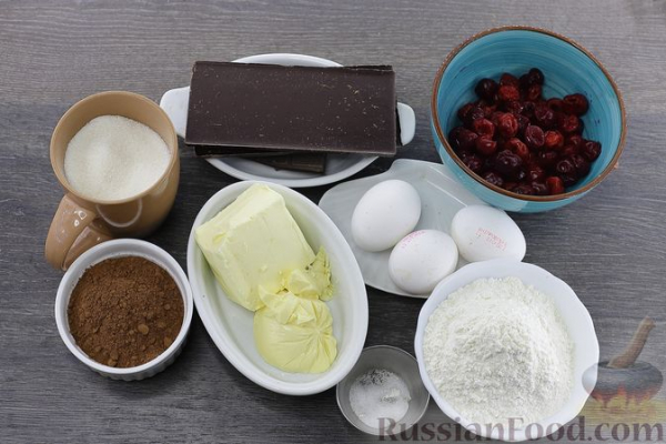 Брауни с консервированной вишней