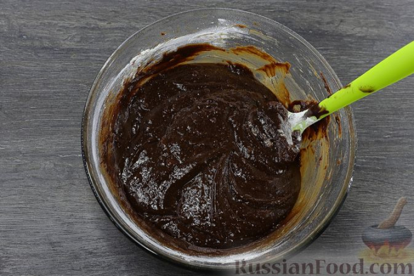 Брауни с консервированной вишней