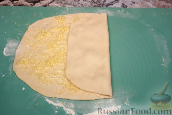 Булочки с сыром, из дрожжевого теста на молоке