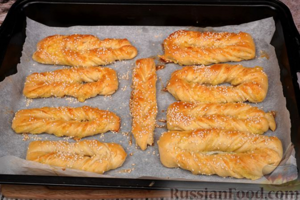 Булочки с сыром, из дрожжевого теста на молоке