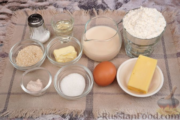 Булочки с сыром, из дрожжевого теста на молоке