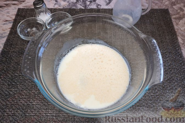 Дрожжевые бублики с куриным фаршем и грибами
