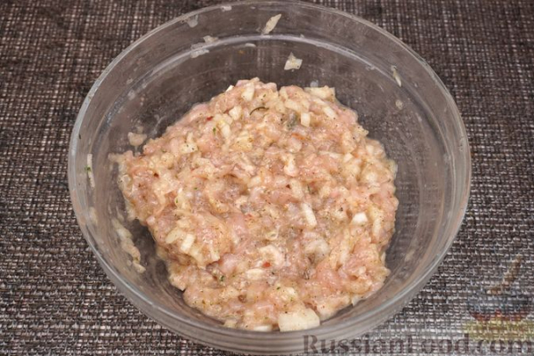 Фрикадельки, запечённые с тыквой и картофелем в сливках