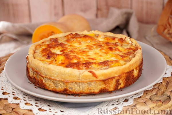Киш с тыквой и беконом