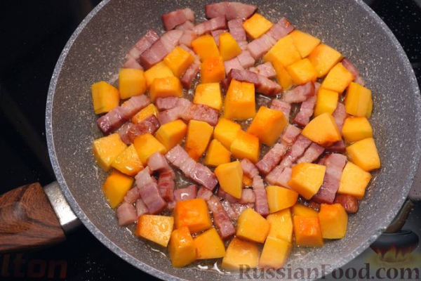 Киш с тыквой и беконом