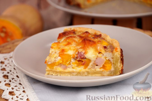 Киш с тыквой и беконом