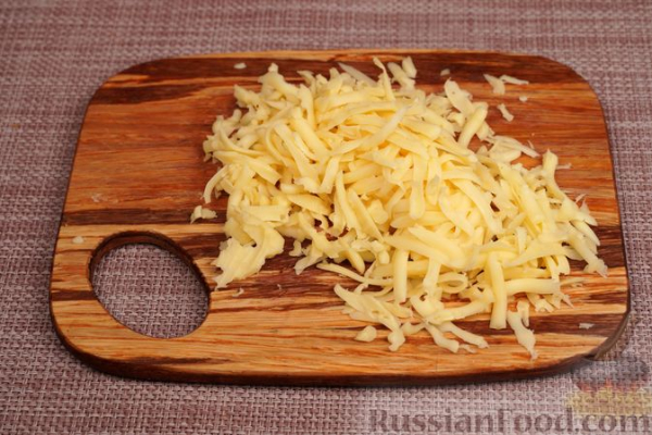 Кукурузный пирог-запеканка с соусом болоньезе