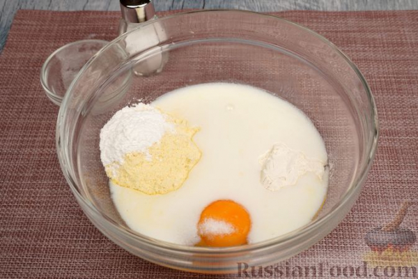 Кукурузный пирог-запеканка с соусом болоньезе
