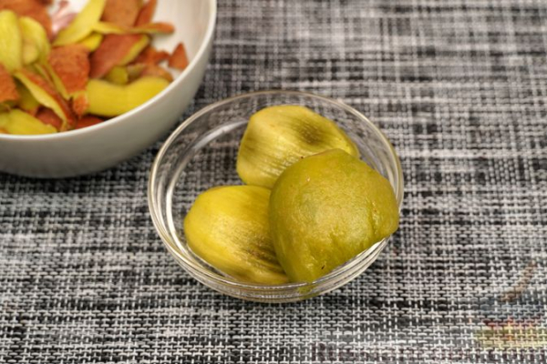 Куриные крылышки, запечённые в томатном маринаде с киви (в рукаве)