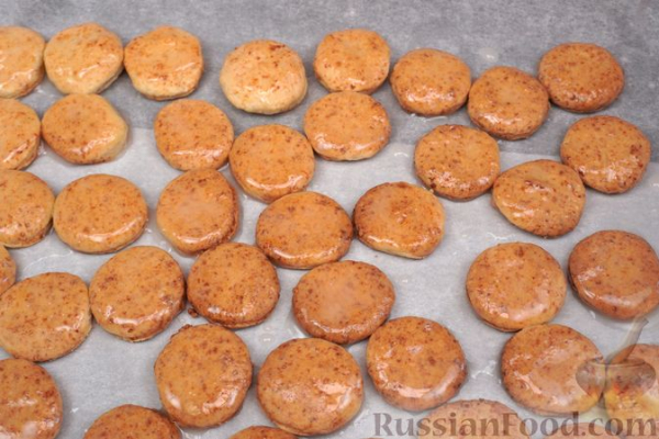 Пряное творожное печенье с лимонной глазурью
