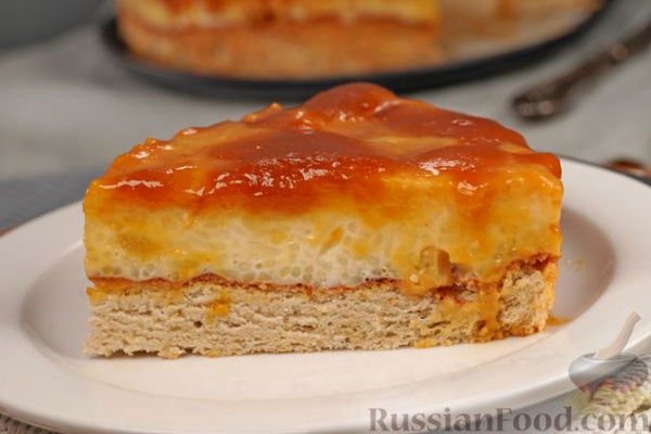 Рисовый пирог с ананасами и карамельно-джемовой глазурью