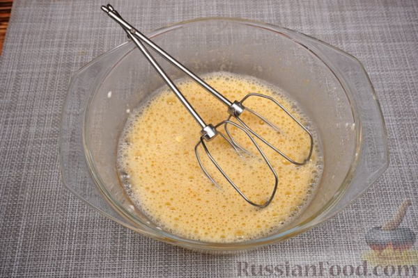 Рисовый пирог с ананасами и карамельно-джемовой глазурью