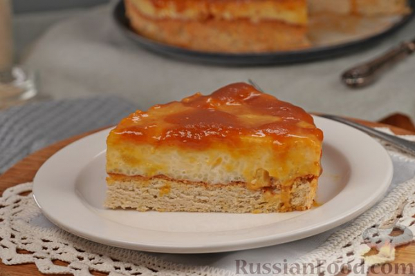 Рисовый пирог с ананасами и карамельно-джемовой глазурью