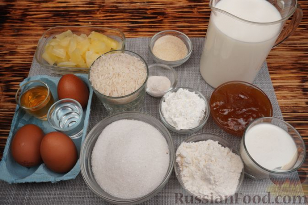 Рисовый пирог с ананасами и карамельно-джемовой глазурью