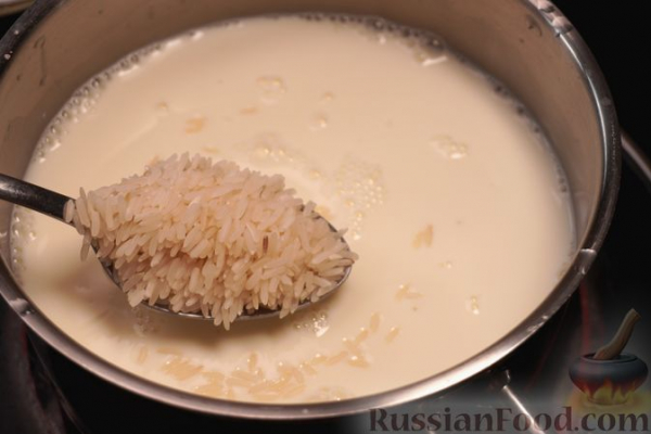 Рисовый пирог с ананасами и карамельно-джемовой глазурью