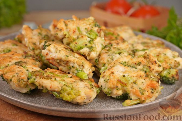 Рубленые куриные котлеты с брокколи
