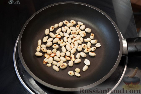 Салат с курицей, грейпфрутом и арахисом