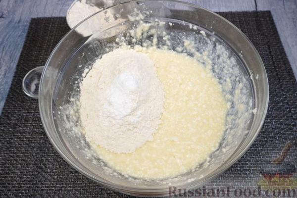 Творожный пирог со сливами