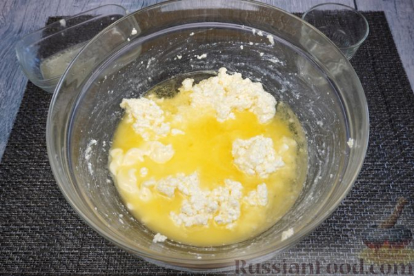 Творожный пирог со сливами